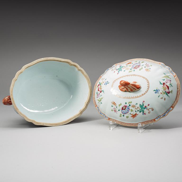 A large famille rose 'double peacock' tureen with cover and stand, Qing dynasty, Qianlong (1736-95).