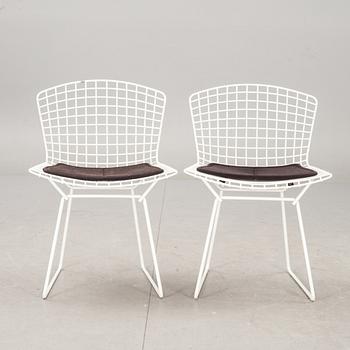 STOLAR, ett par, "Sidechair", Harry Bertoia, Knoll International, etikettmärkta.