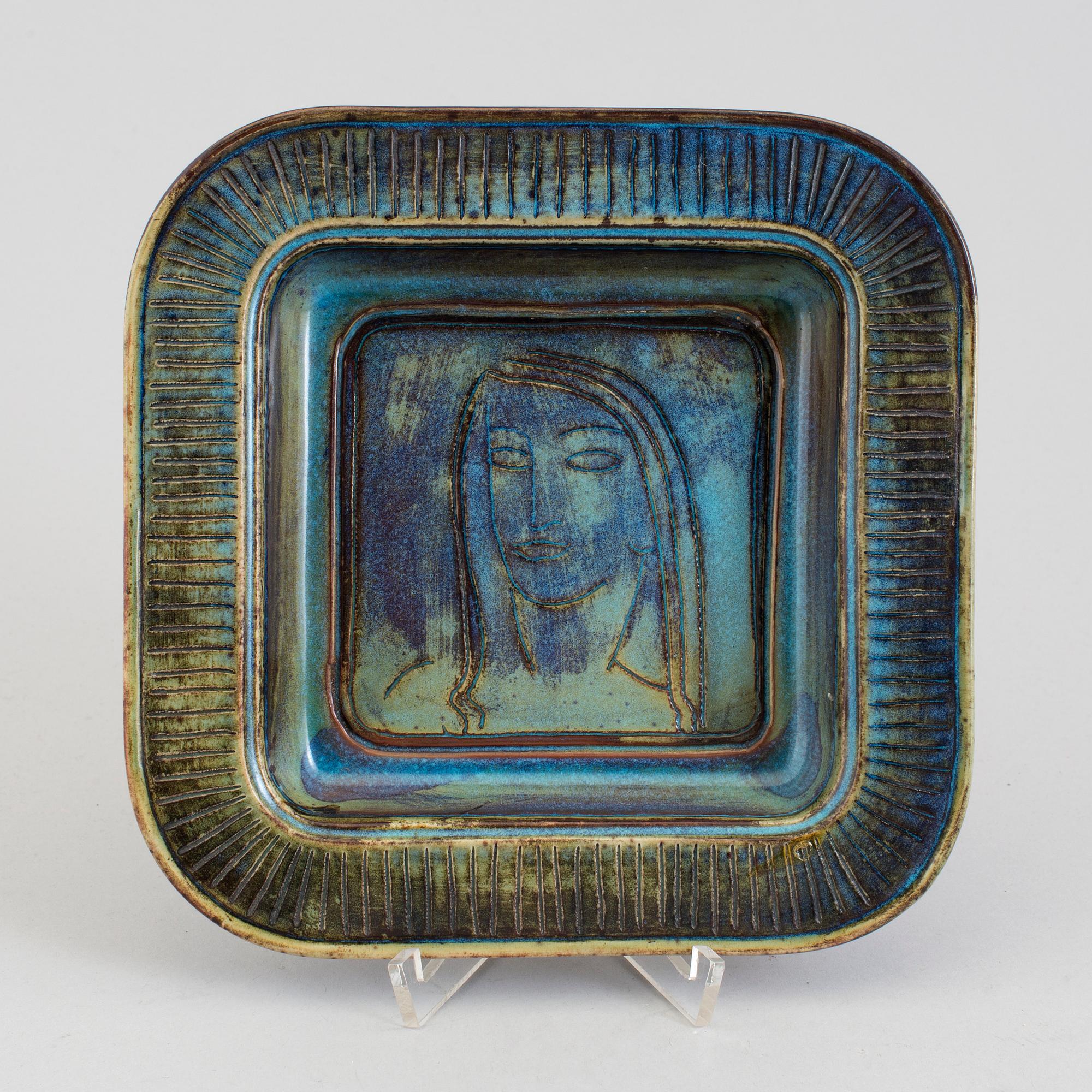 A Wilhelm Kåge 'Farsta' stoneware dish, Gustavsberg Studio, 1946.