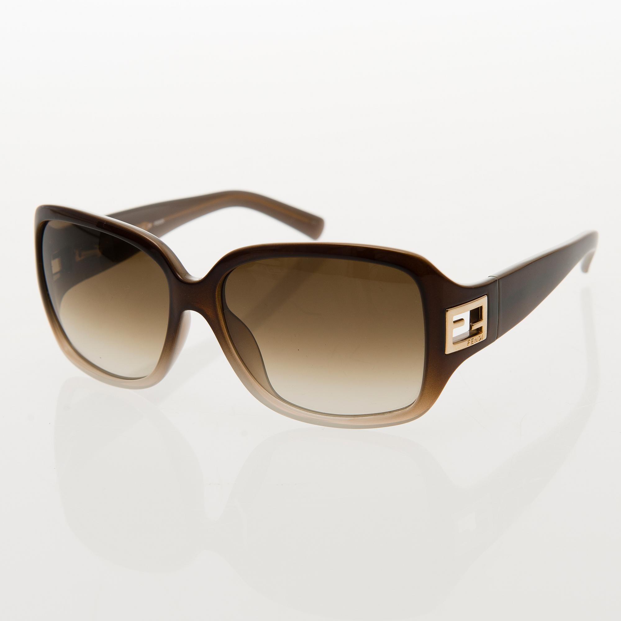 FENDI SUNGLASSES.