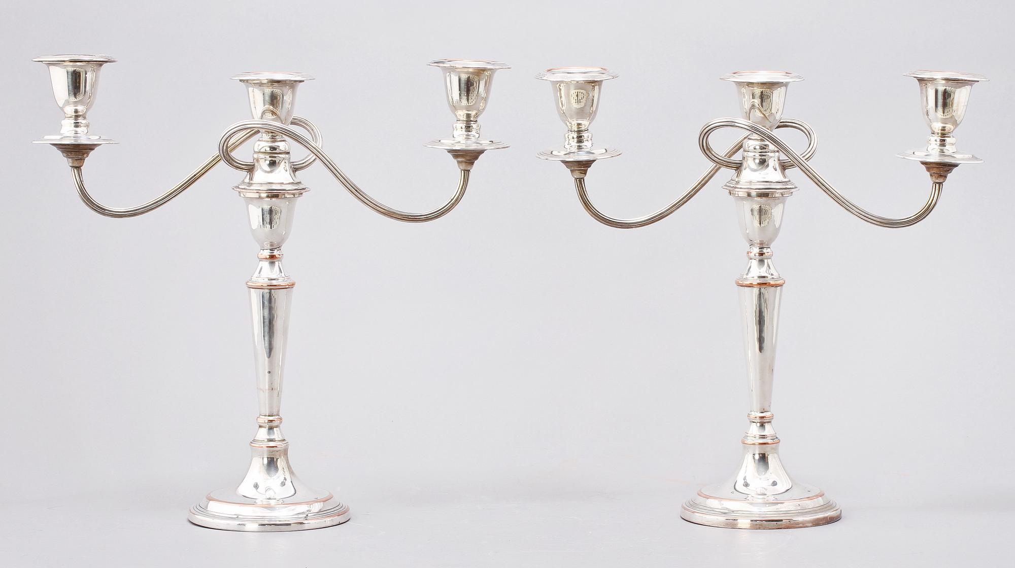 KANDELABRAR, ett par, nysilver, 1900-tal.
