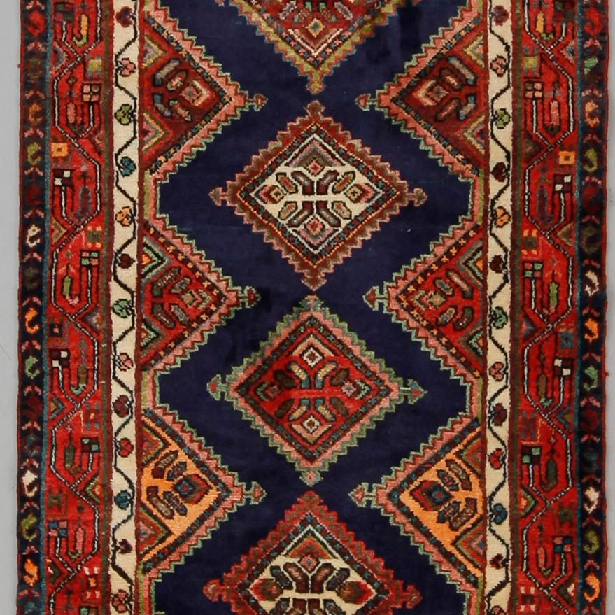 MATTA, Hamadan, ca 303 x 85 cm.