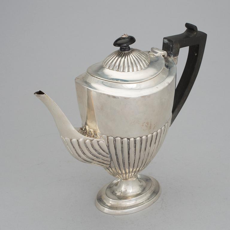 A silver coffee pot by John Aldwinckle & Thomas Slater, London, England, 1890. Total weight 540 grams.