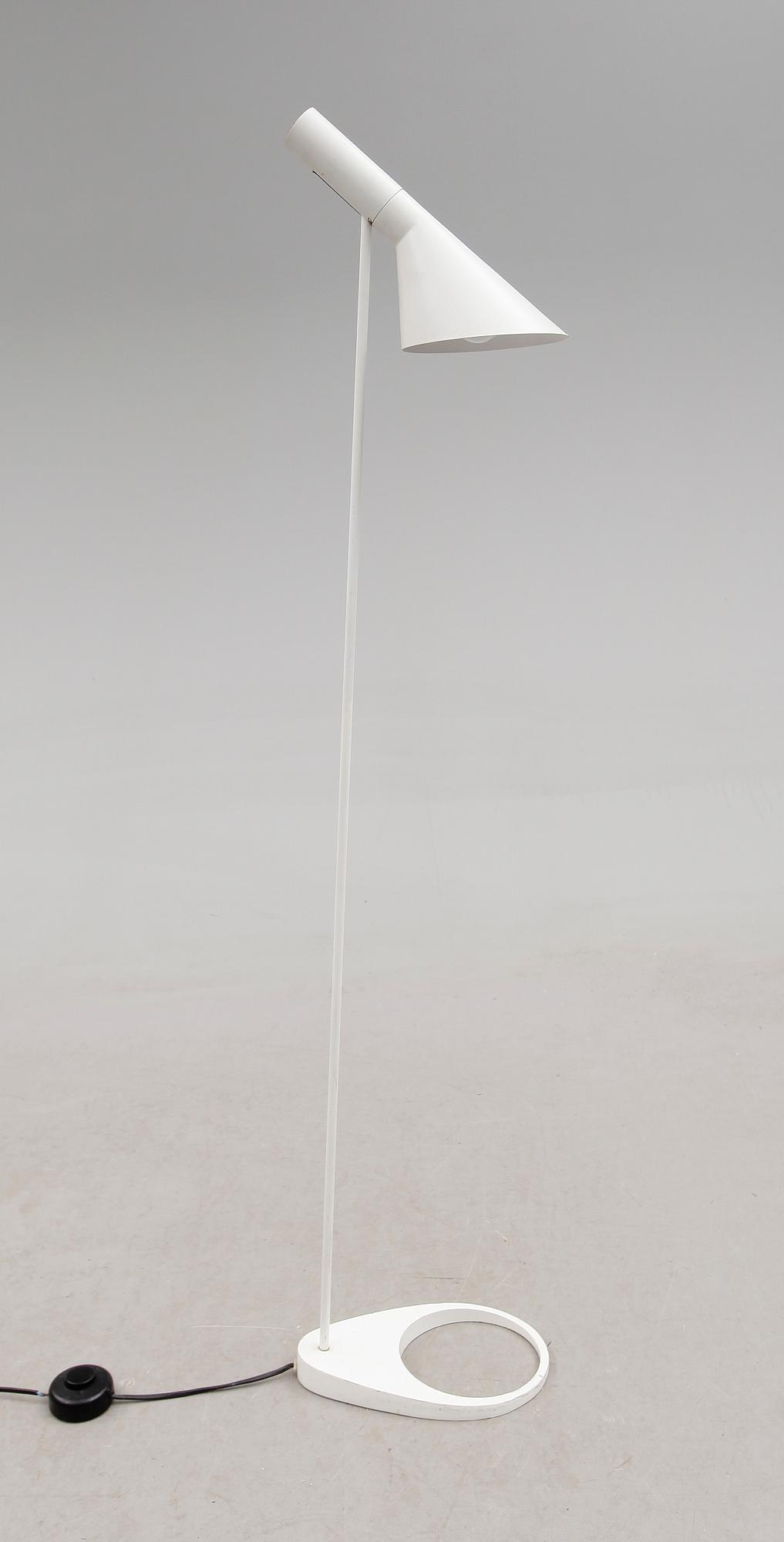 GOLVLAMPA, "AJ", Arne Jacobsen, Louis Poulsen, 1900-talets senare del.