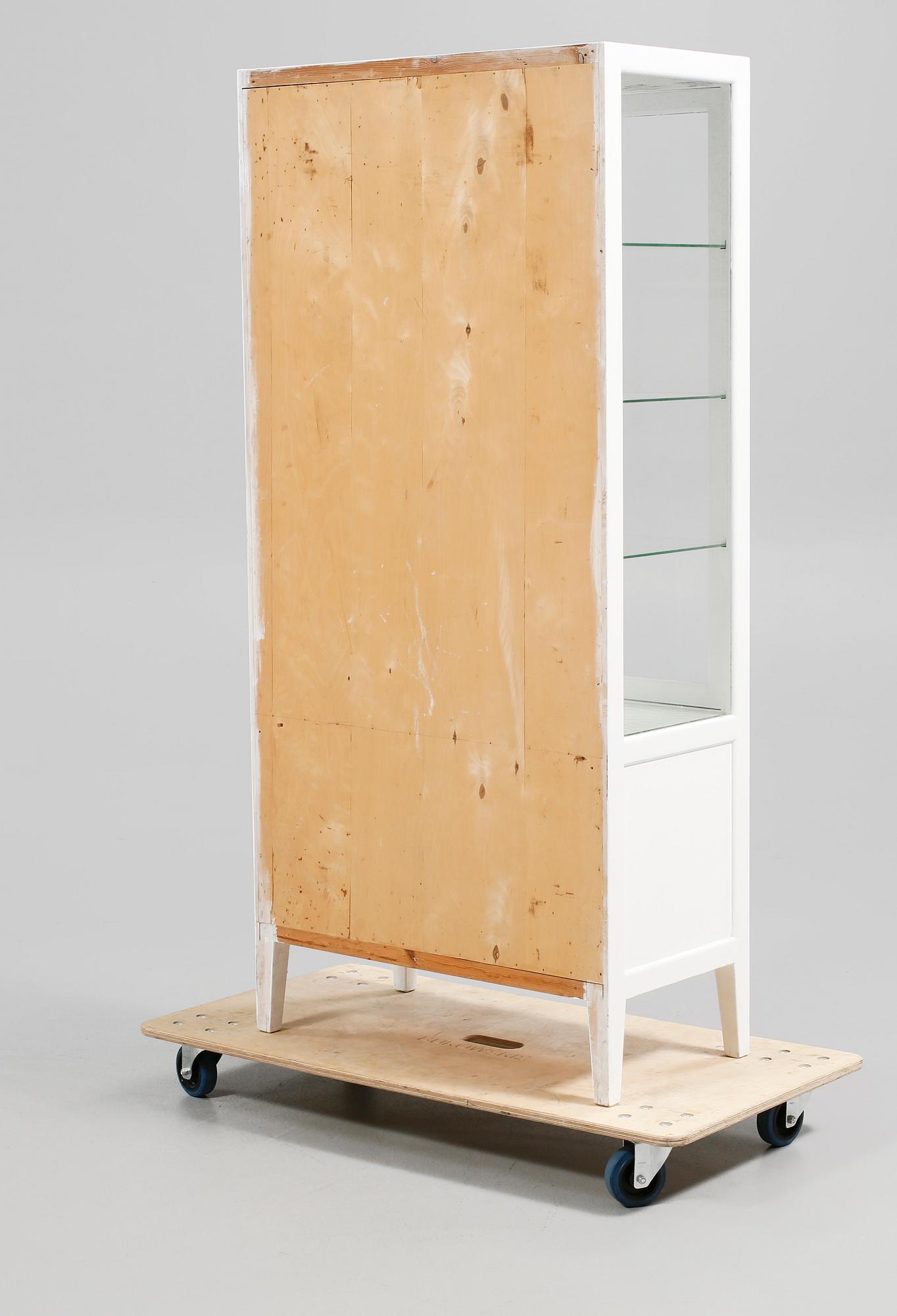 LÄKARSKÅP, 1900-talets mitt.