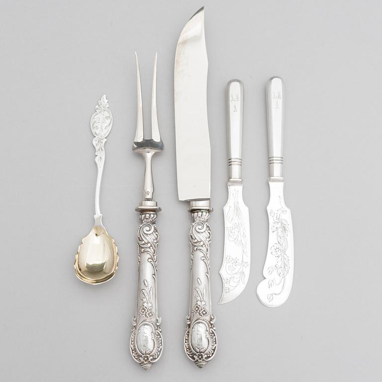 Silver serving cutlery, three with mark of Ferdinand Timper, Helsinki 1901-02 and a pair with German marks, ca. 1900.
