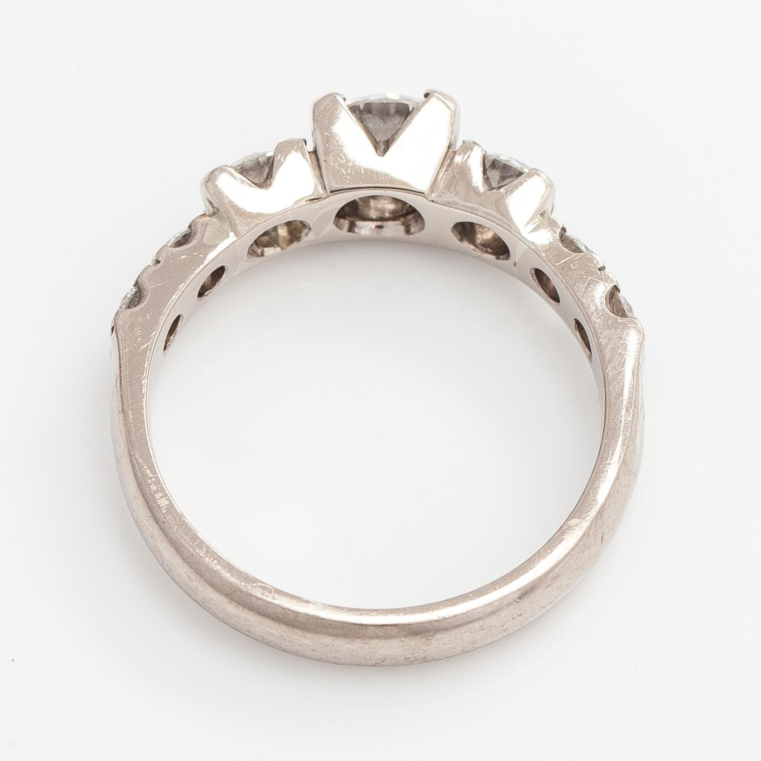 Sormus, briljanttihiontaiset timantit, 14K valkokultaa, Hanna K, Kuopio.