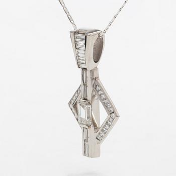 Hänge, platina samt smaragd-, prinses,-baguette- och briljantslipade diamanter med kedja i 14K vitguld.