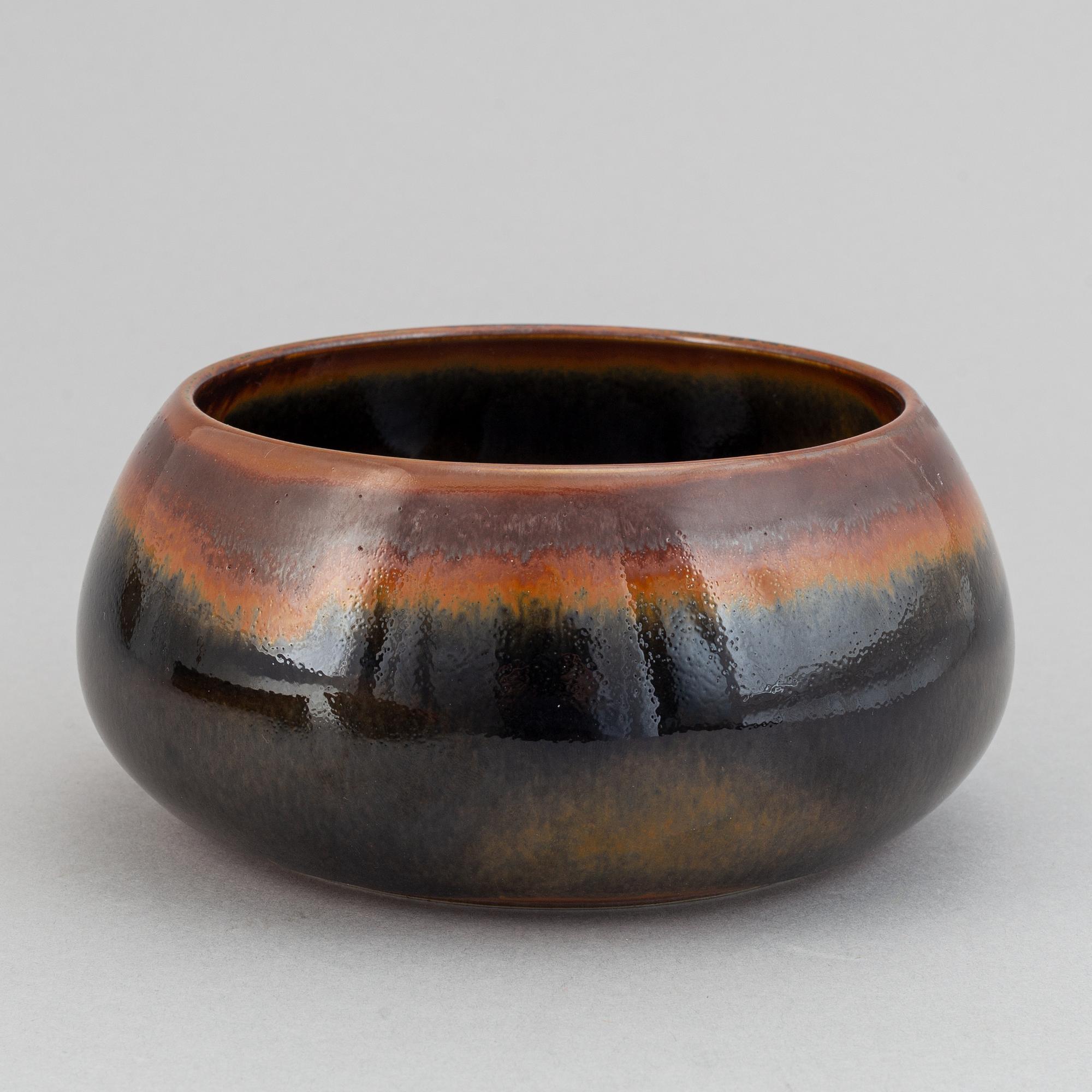 Carl-Harry Stålhane, a set of two stoneware bowls for Rörstrand and a stoneware dish from Palshus, Denmark.