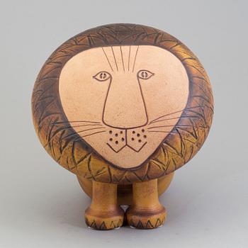 A stoneware sculpture "Lejon Maxi" by Lisa Larson, Gustavsberg.
