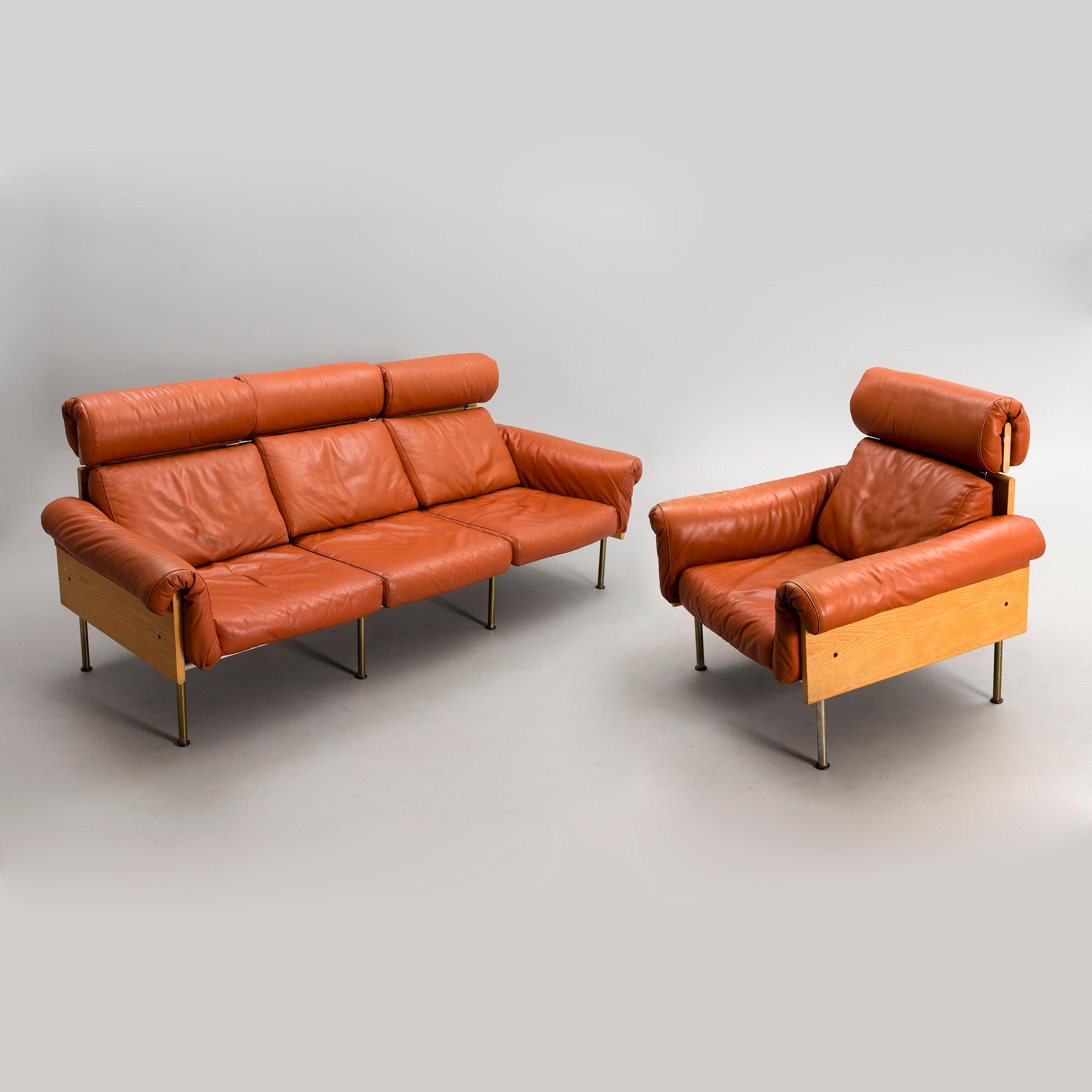 YRJÖ KUKKAPURO "ATELJEE" SOFA AND EASY CHAIR, manufactured by Haimi 1970's. Designed 1963.