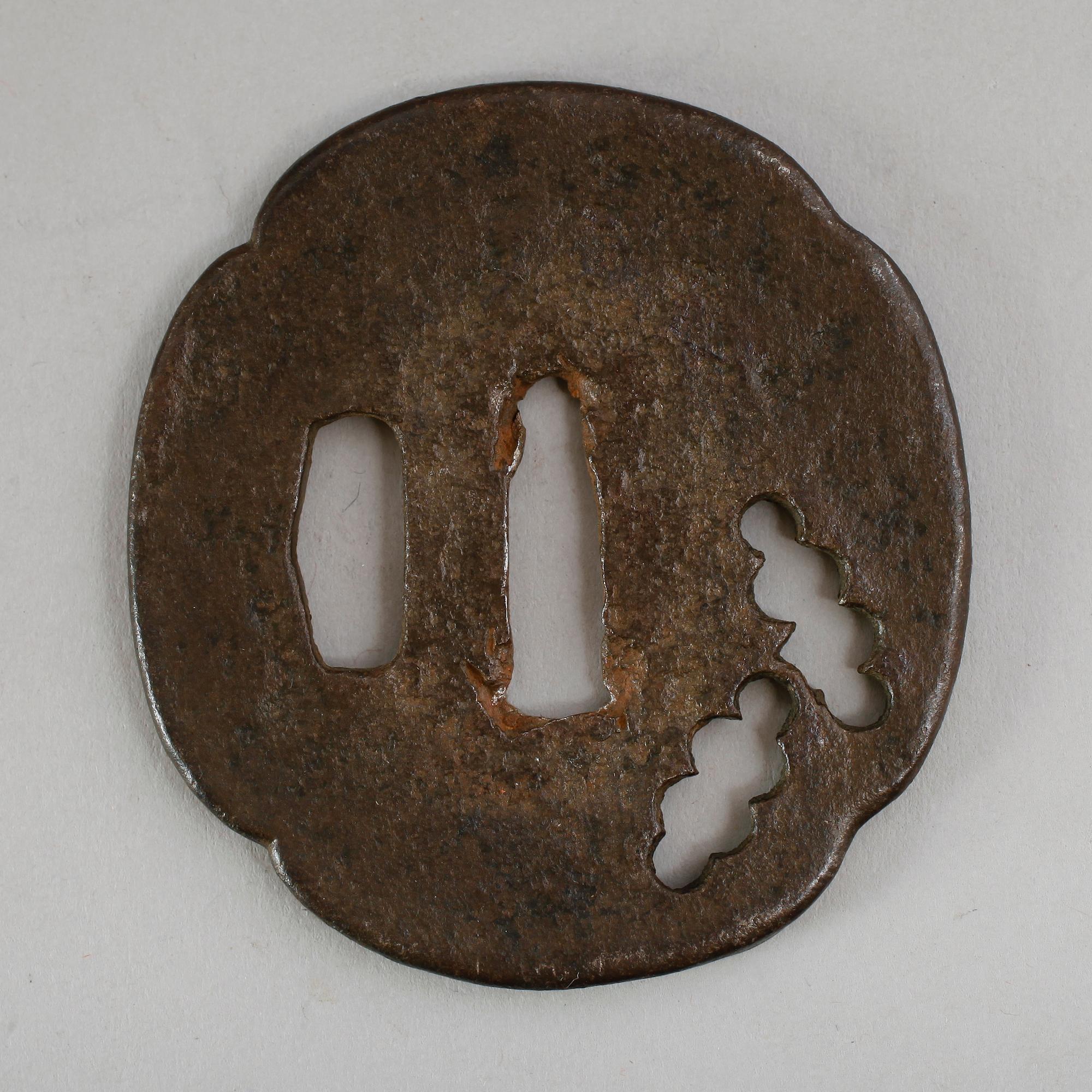 TSUBA, järn, Japan, 1400-/1500-talet.