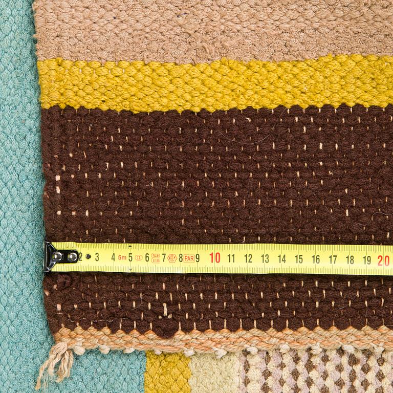 Elsa Kallio, A 1930's flat weave carpet for Kotilieden aitta. Circa 285 x 190 cm.