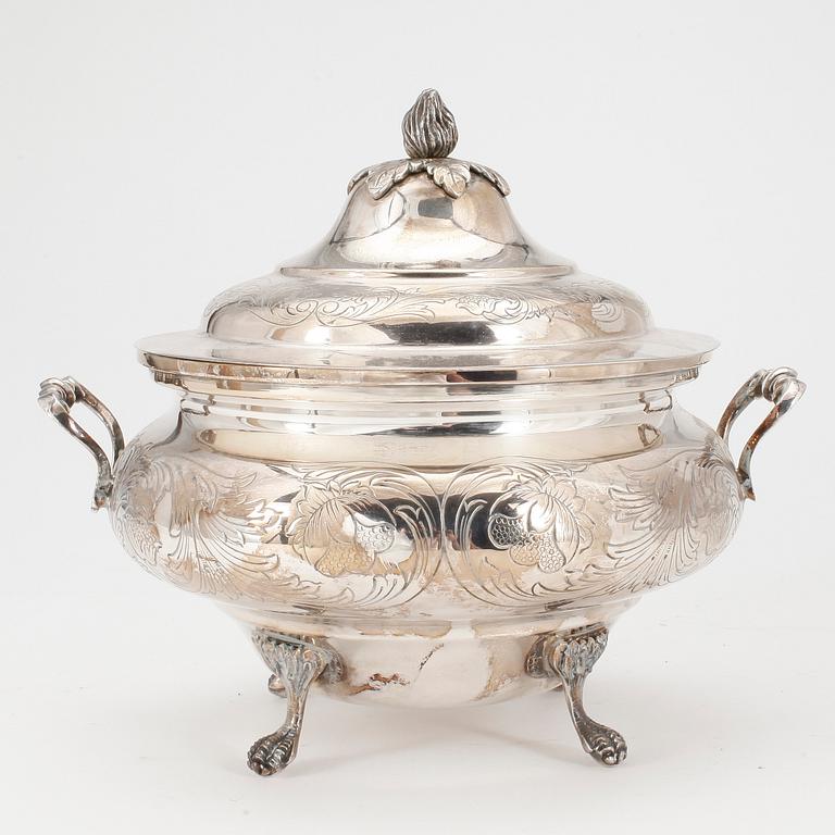 BONBONJÄR, silver, svenska importstämplar, 1900-tal. Vikt ca 695 g.