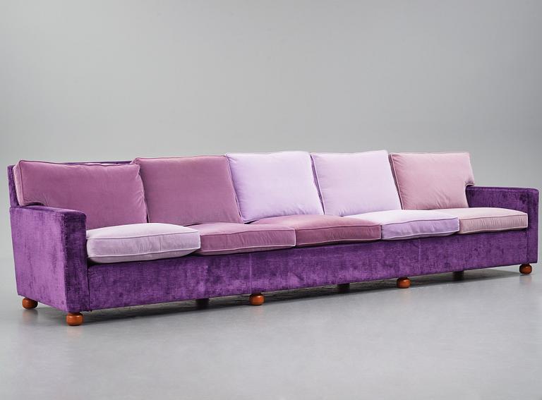 Josef Frank, soffa, Firma Svenskt Tenn, modell 3031.