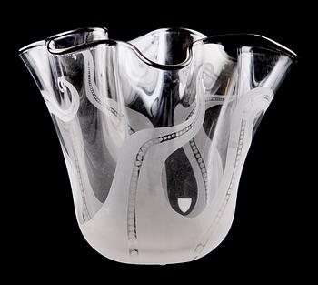 VAS, glas, Gunnar Cyrén, Orrefors, 1993.
