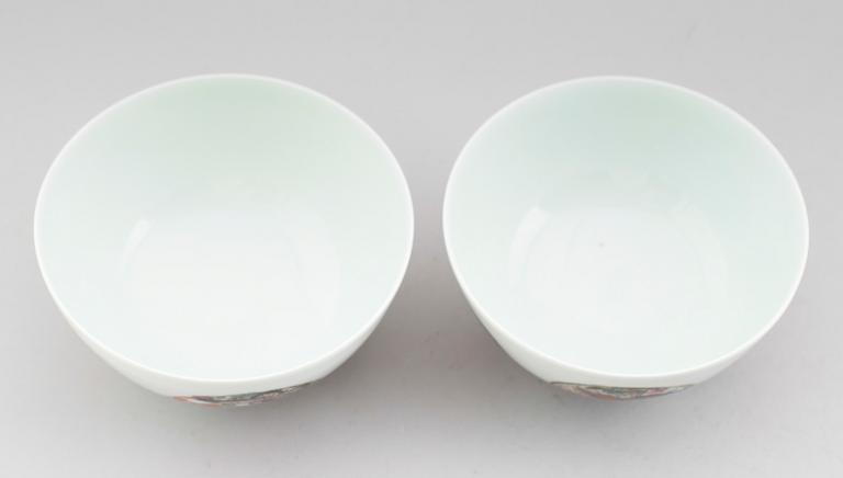 SKÅLAR, 1 par snarlika, porslin, Kina, 1900-tal.