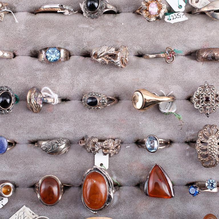 SAMLING RINGAR, flertalet i silver, 1900-talets andra hälft.