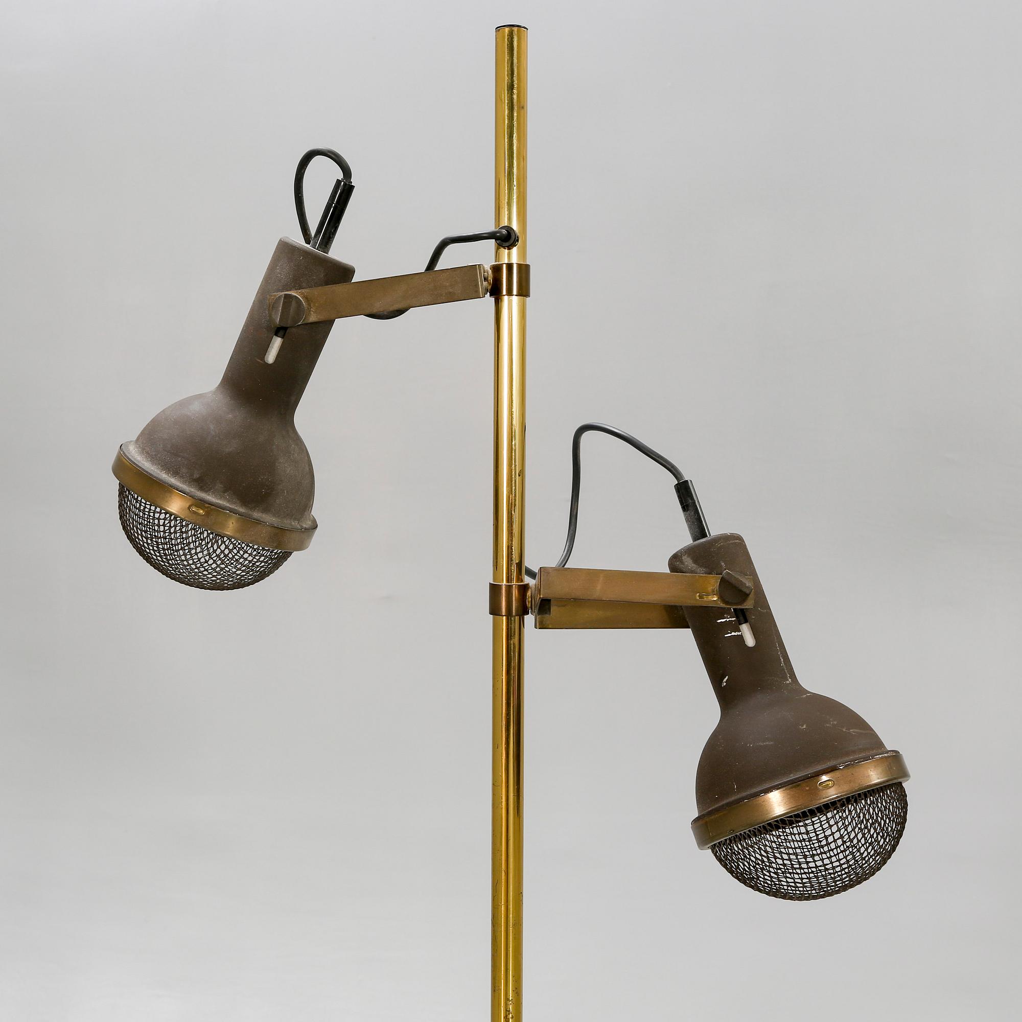 A late 20th century brass floor lamp.