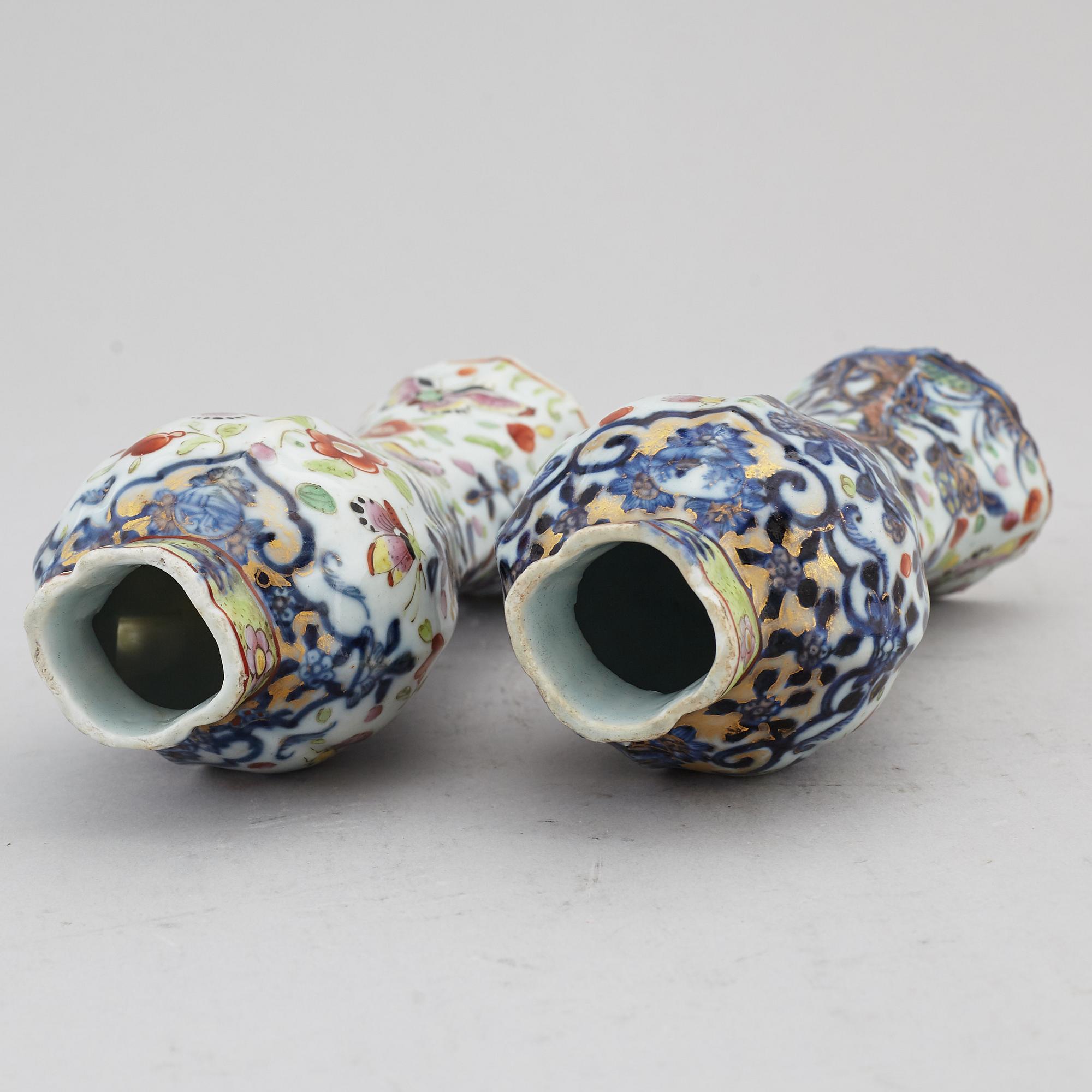 A pair of clobbered export vases, Qing dynasty, Qianlong (1736-95).