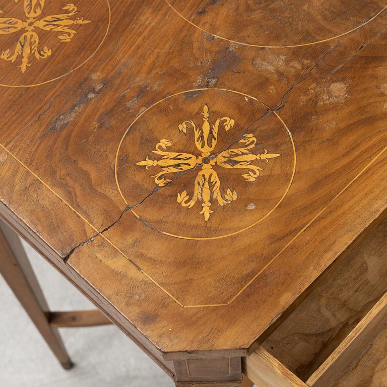 Side table, Swedish Gustavian style, from the first half of the 19th century.