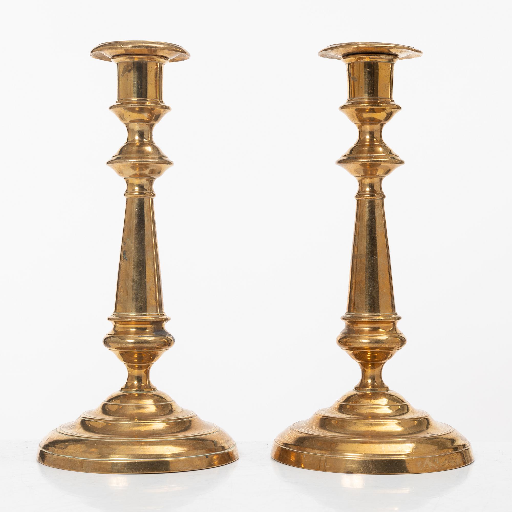 Ljusstakar, 2 par, sent 1800-tal/1900-tal samt 1900-tal.