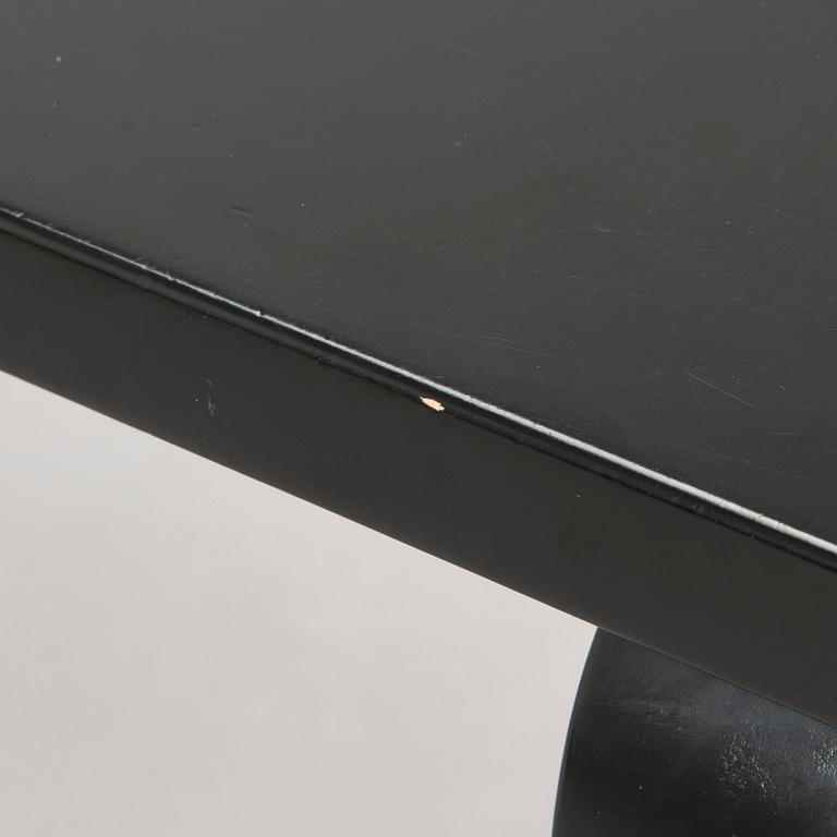 Alvar Aalto, a model '82A' table, Artek, Finland, late 20th century.