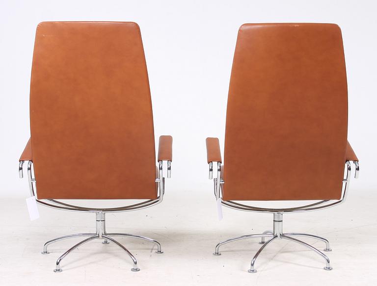 FÅTÖLJER, ett par samt BORD, "SAS Chair / 38/39 Series", Jens Ammundsen för Fritz Hansen, etikettmärkta, 1979.