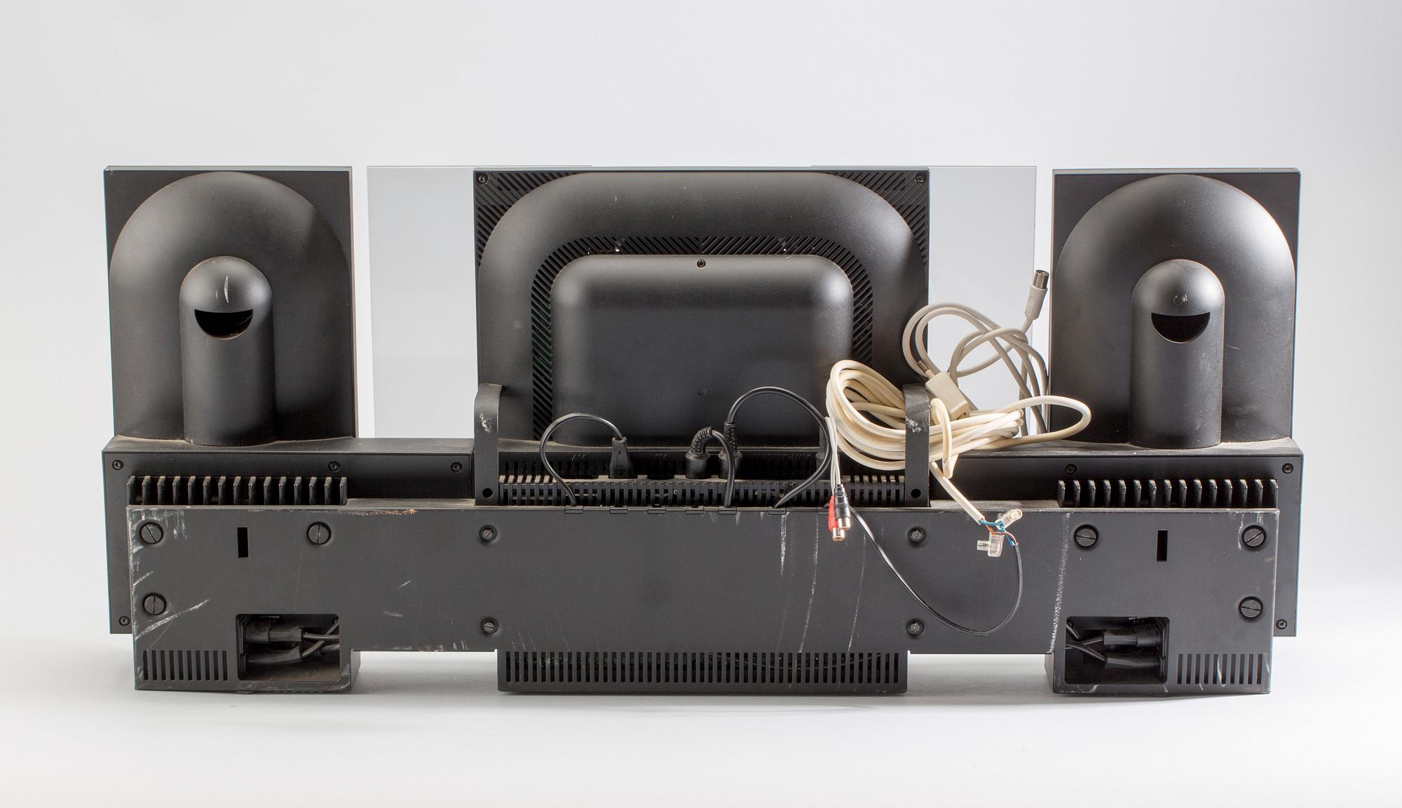 STEREO, "Beosound 2500", David Lewis, Bang & Olufsen, tillverkad mellan 1991-1994.