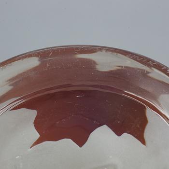 Swedish glass artist, a cameo glass bowl, unidentified signature, Sweden 1988, "unique" H/L.