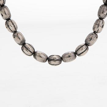 Kalevala Koru, Necklace and bracelet, “The Halikko Treasure”, silver. Helsinki 1970.