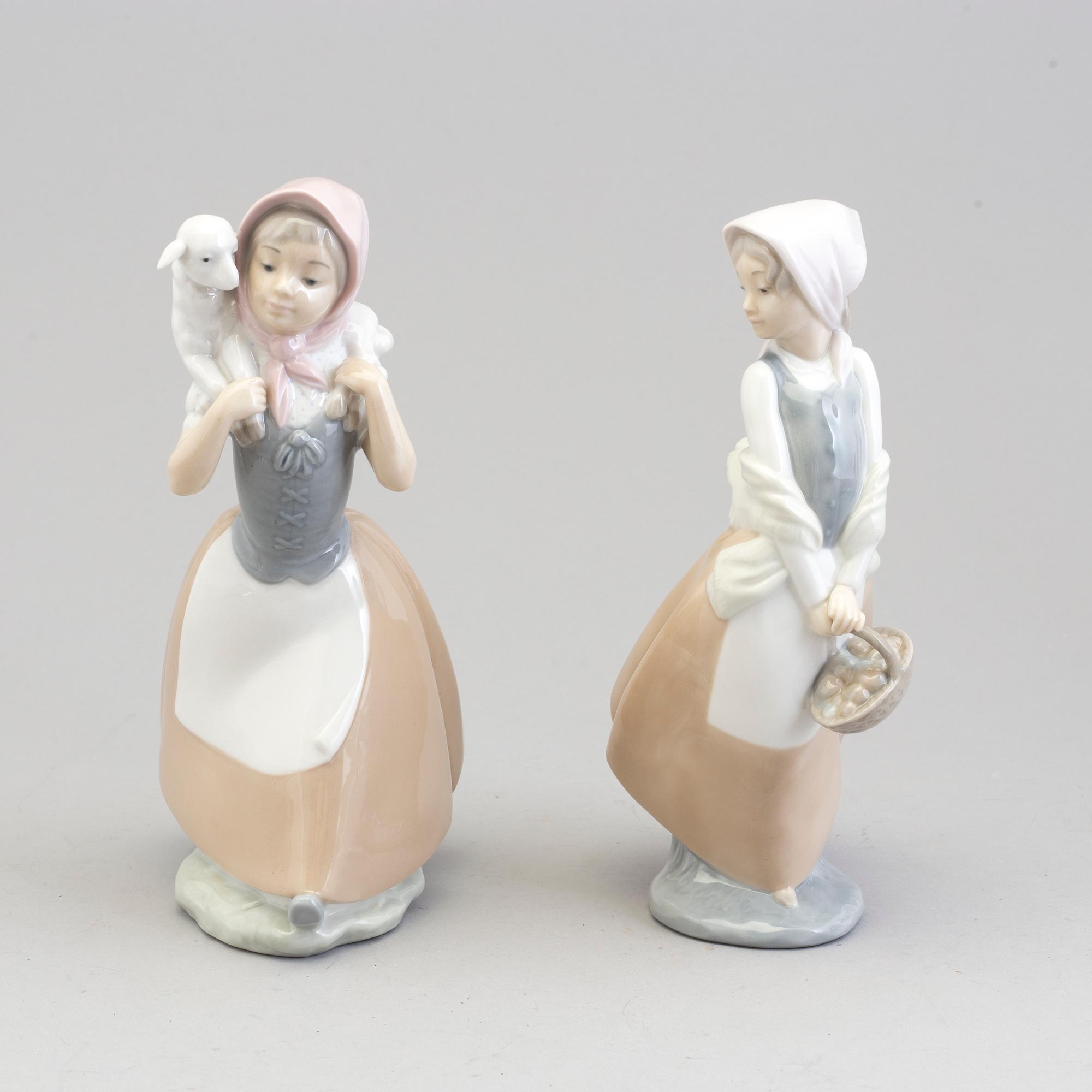 7 porcelain figurines by Lladro and Nao Spain in the second half of the 20th century.