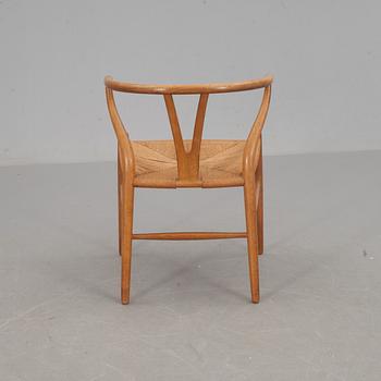 KARMSTOL, "Y-stolen", Hans J Wegner, Carl Hansen & Son, Odense, brännmärkt, 1950/60-tal.