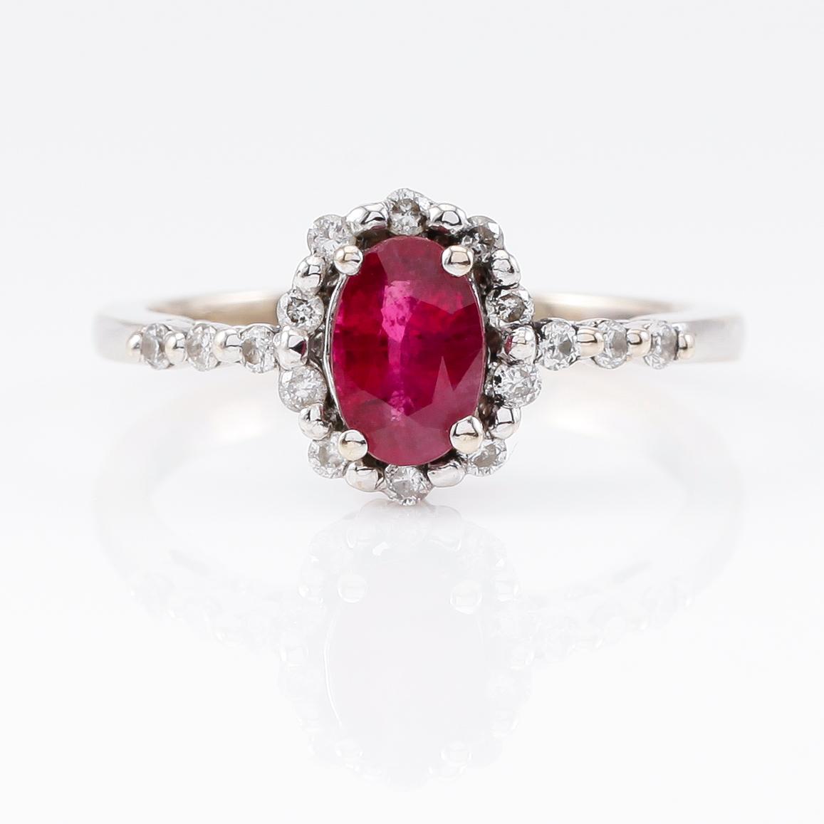 RING, 18K vitguld, rubin samt diamanter.