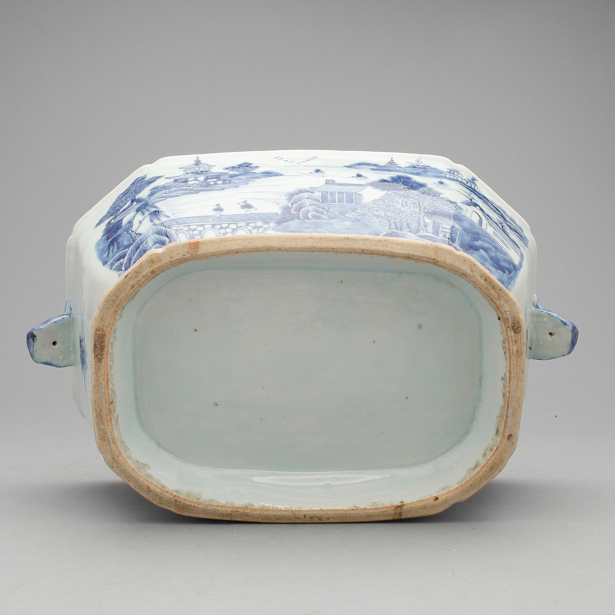 TERRIN med LOCK, kompaniporslin. Qing dynastin, Qianlong (1736-95).