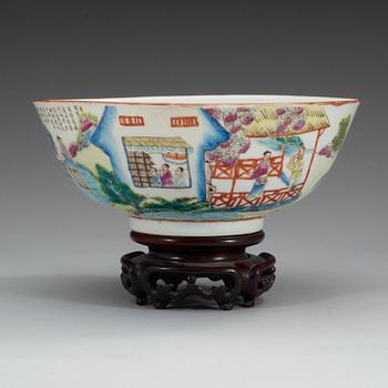 A large famille rose bowl, late Qing dynasty/early 20th Century, with Daoguang seal mark.