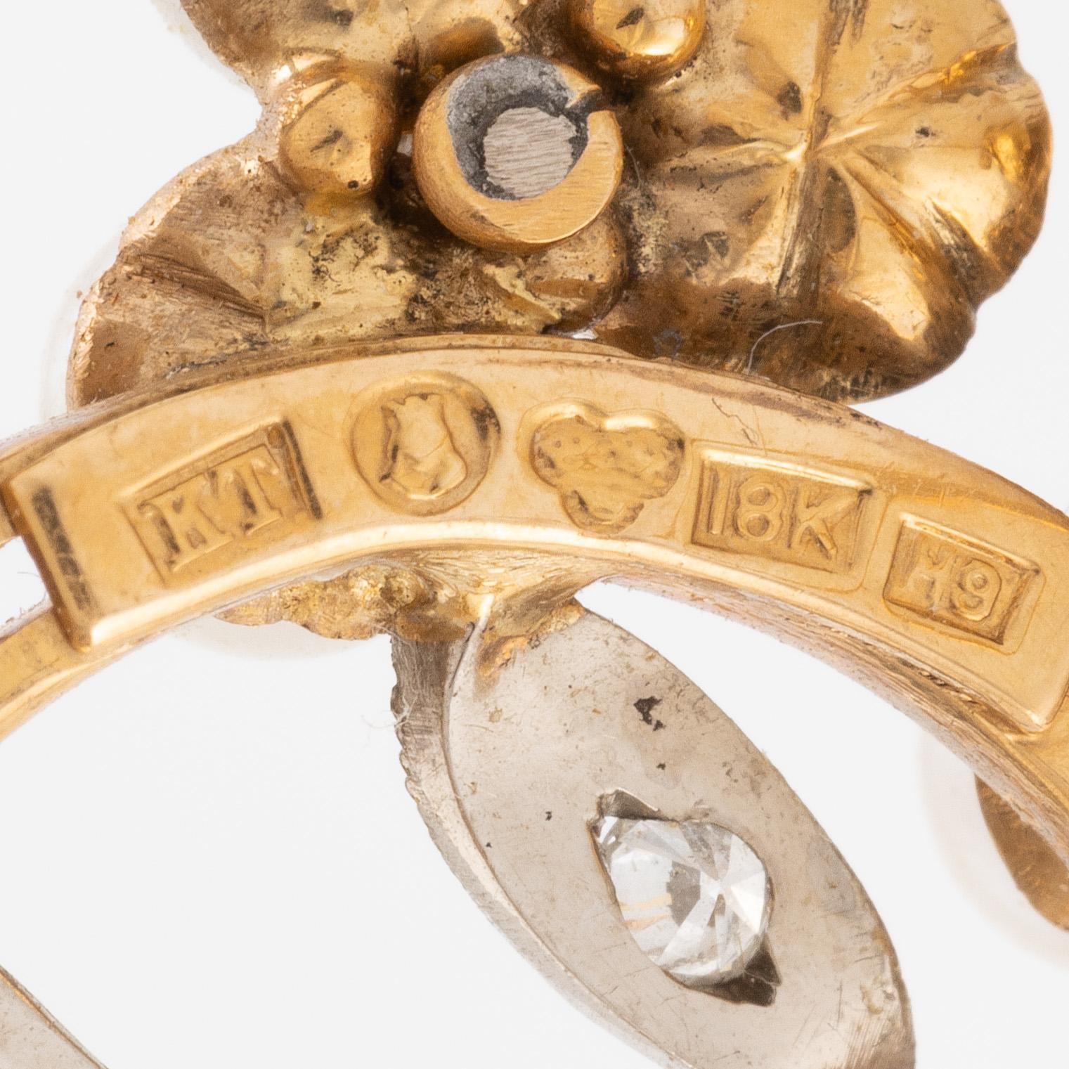 Brooch, K. Torndal, 18K gold with pearls and brilliant-cut diamonds, clasp with larger pearl.