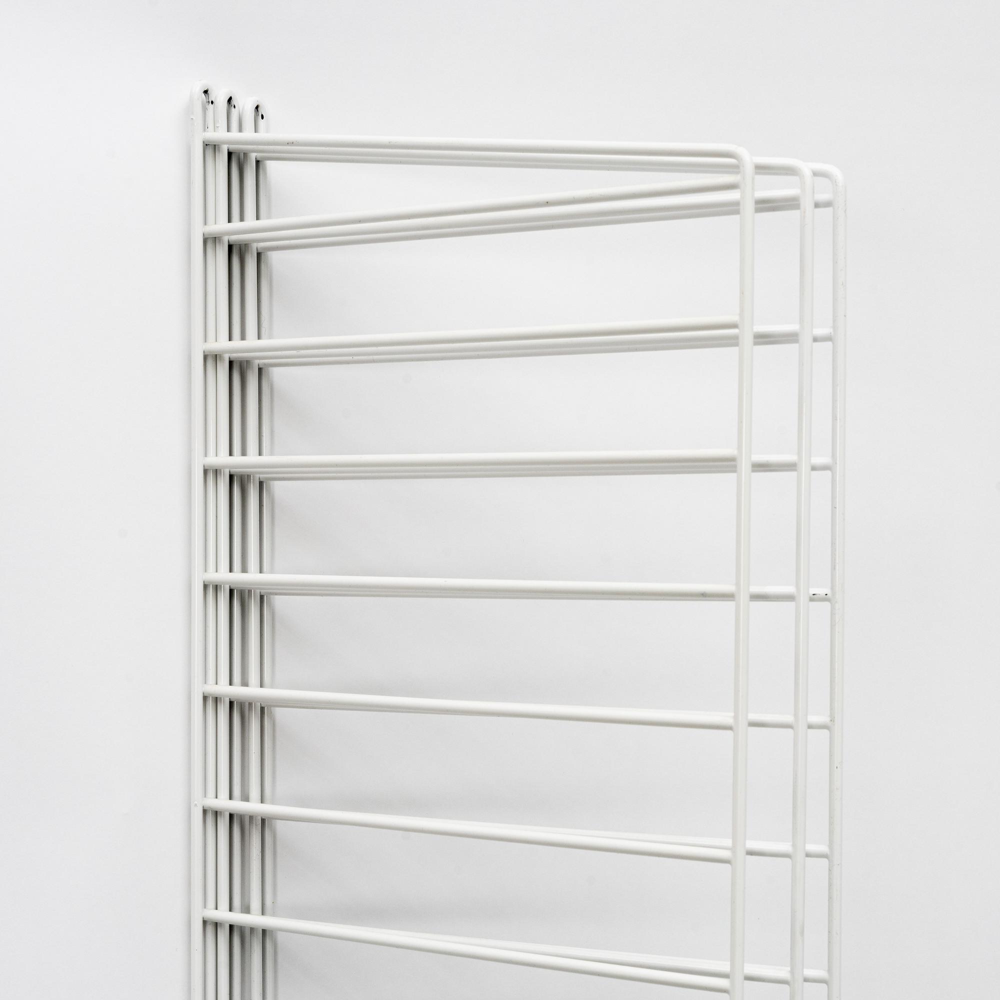 Nils Strinning, hyllsystem "BFB hyllan", String Design AB, 2000-tal.