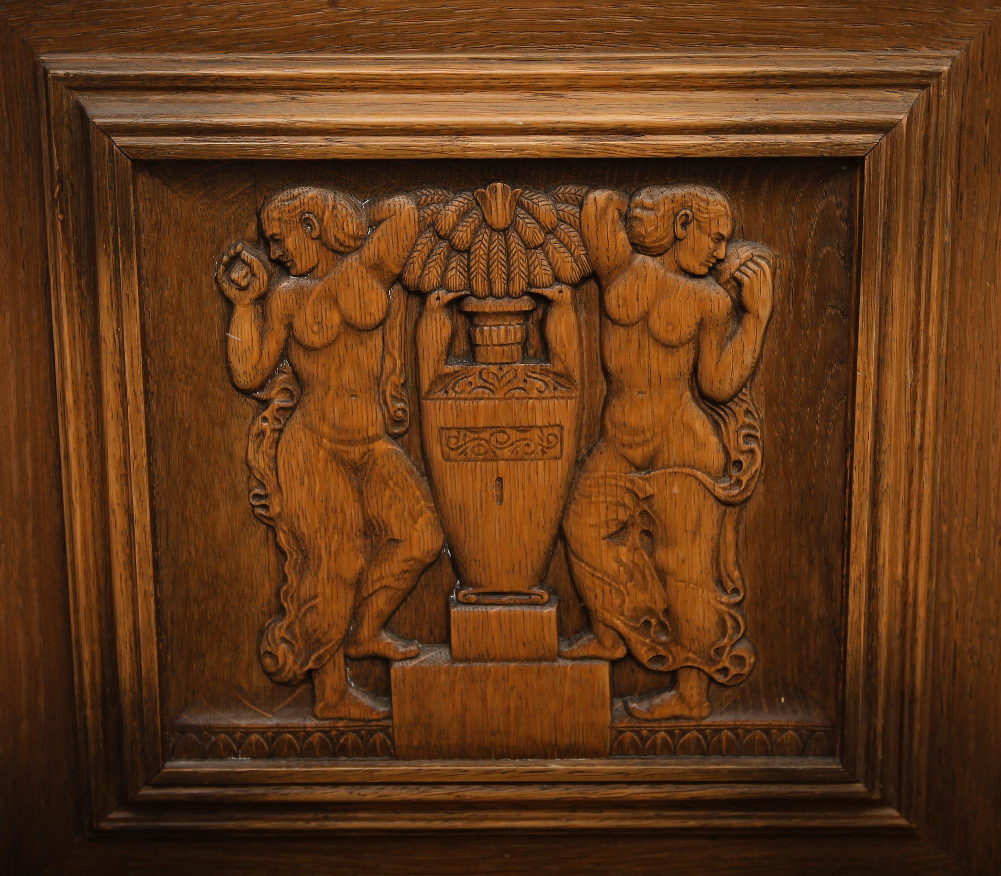 BESTICKSCHATULL, renässansstil, 1900-talets första hälft.