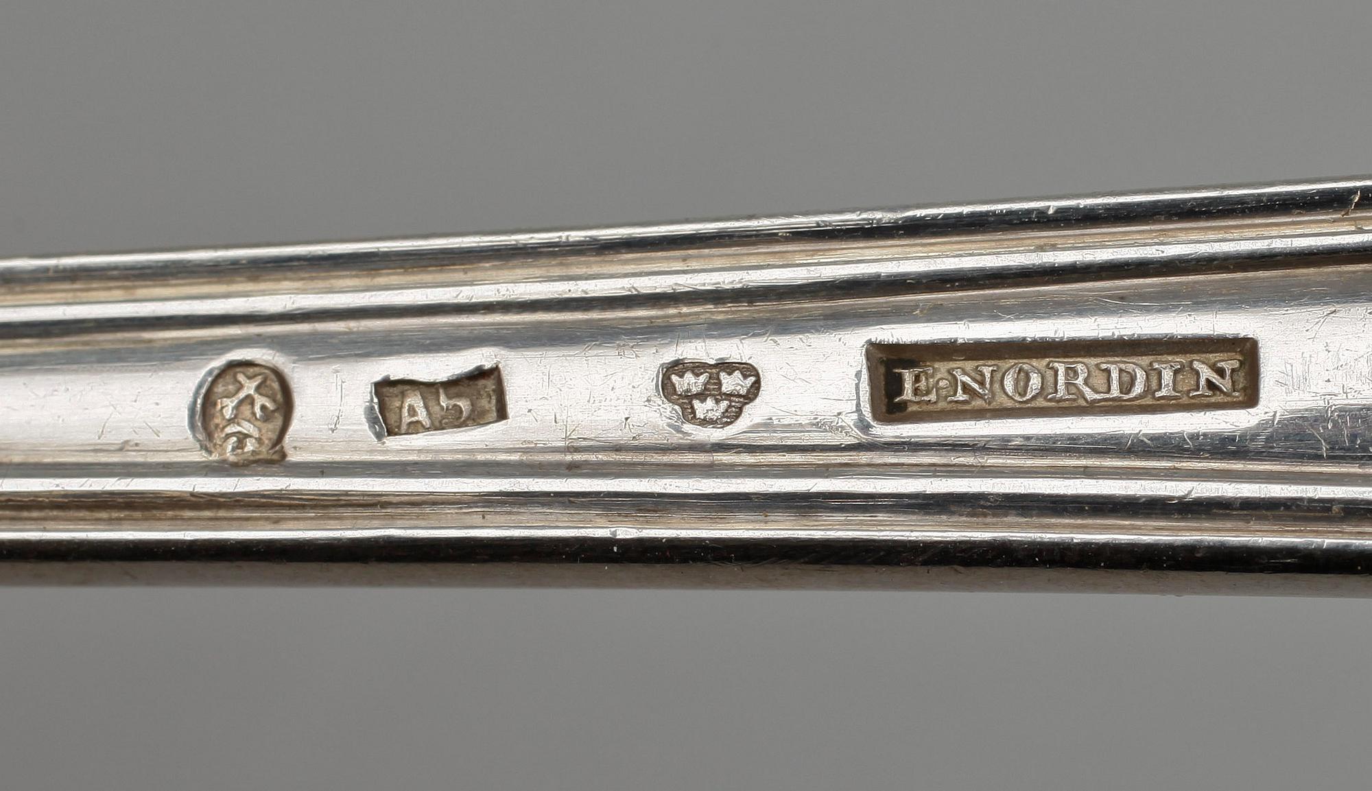 RAGUSKEDAR, 2 st, silver, bla E Nordin, Sundsvall, 1833 resp 1855. Totalvikt 269 g.