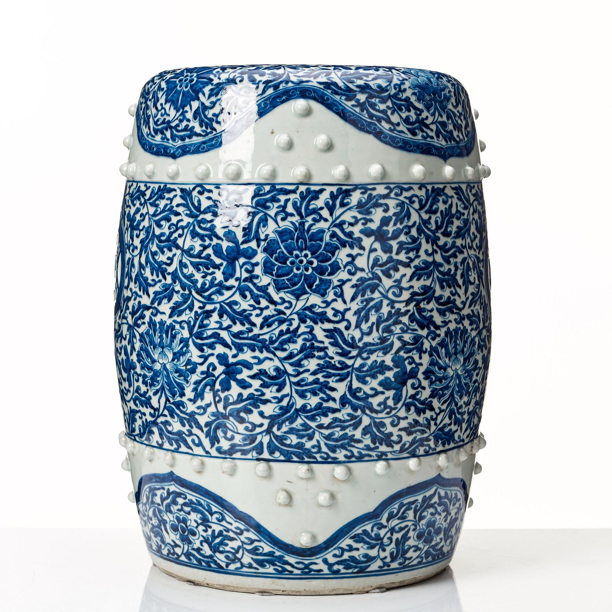 A blue and white garden seat, Qing dynasty, 19th Century.