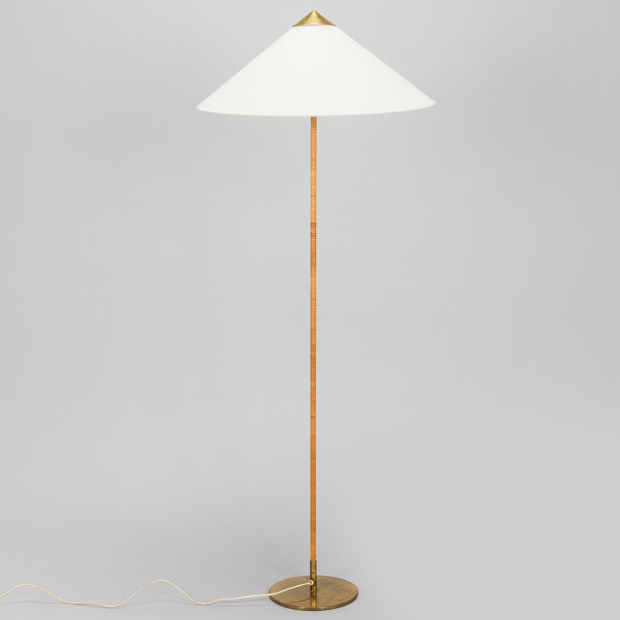 Paavo Tynell, A mid-20th Century floor lamp model 9602 for Taito, Finland.