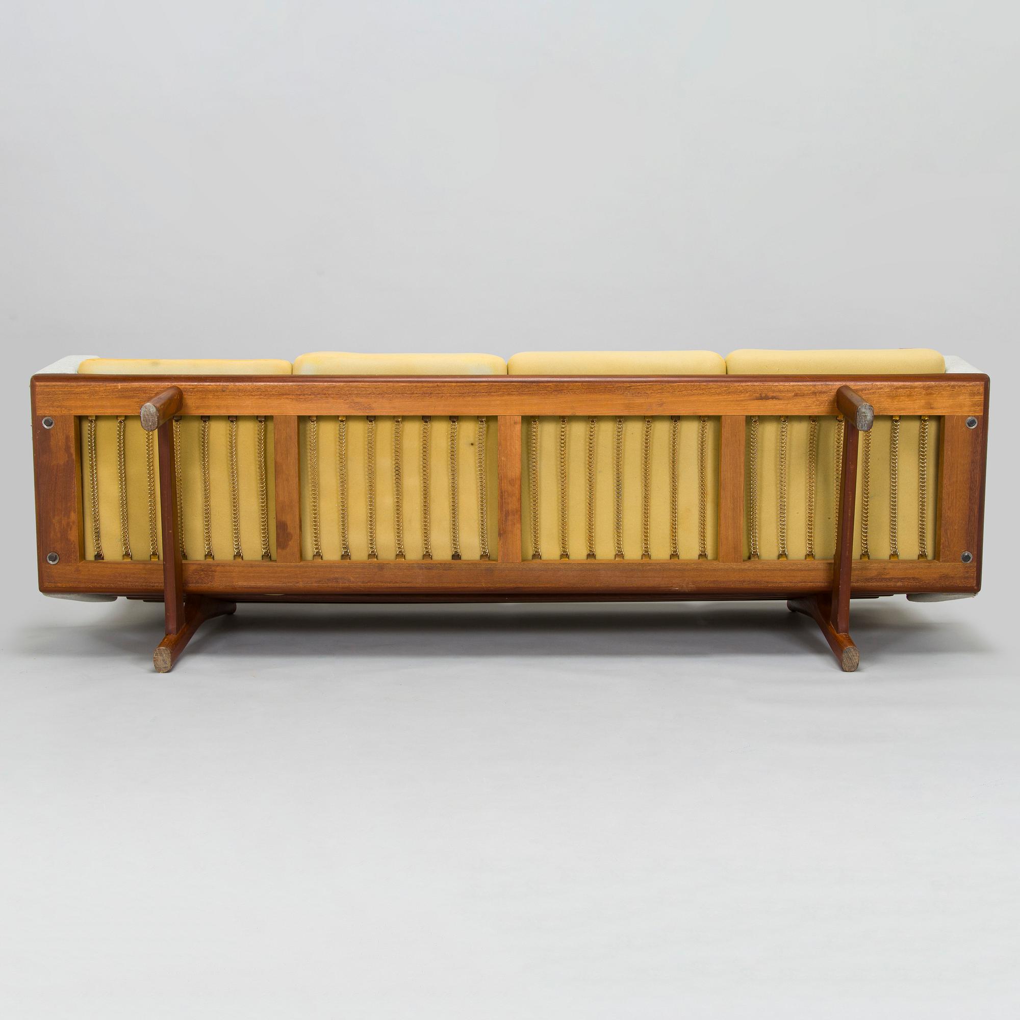 Hans J. Wegner, a mid-20th century 'GE 236/4' sofa for Getama, Gedsted. Denmark.