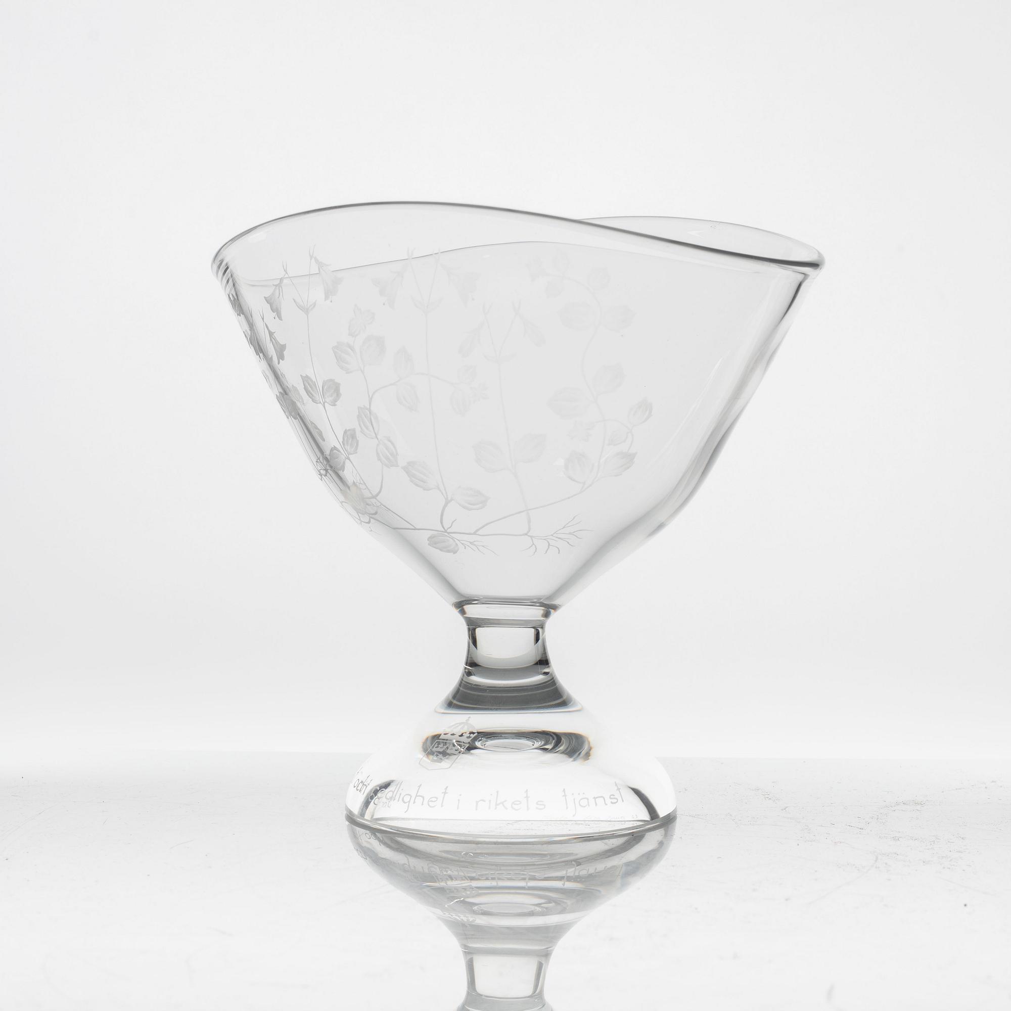 Lisa Bauer, a glass bowl, Kosta 1986.