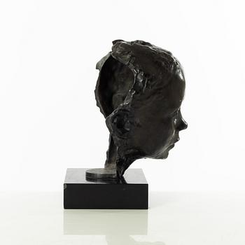 Gudmar Olovson, sculpture. Signed. Numbered. Foundry mark. Bronze, total height 26 cm, length 19 cm.