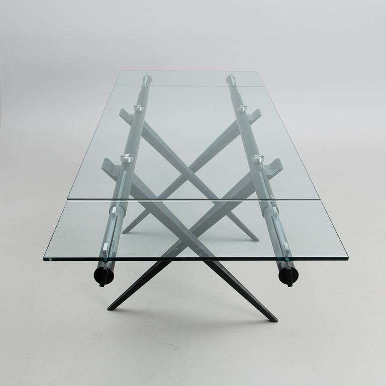 JATKETTAVA PÖYTÄ. Tender by Desalto. Decoma design, 1988.
