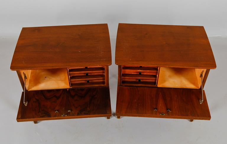 SÄNGBORD, 1 par, 1900-talets mitt.