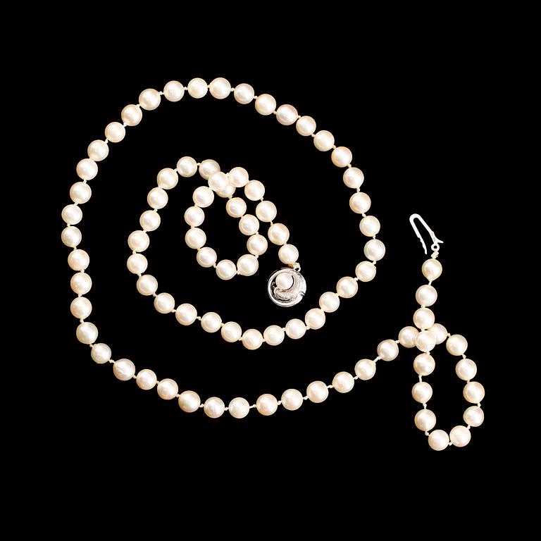 PÄRLCOLLIER, odlade sötvattenpärlor, lås 18 k vitguld.
