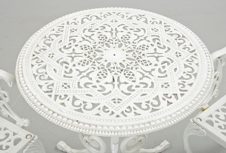 TRÄDGÅRDSGRUPP, 3 delar, metall, 1900-tal.
