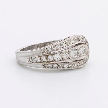 RING 18K whitegold, brillant and single-cut diamonds approx 0,50 ct in total.